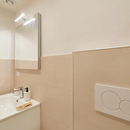 Am 10 - Modern Flat * פרוג'ה